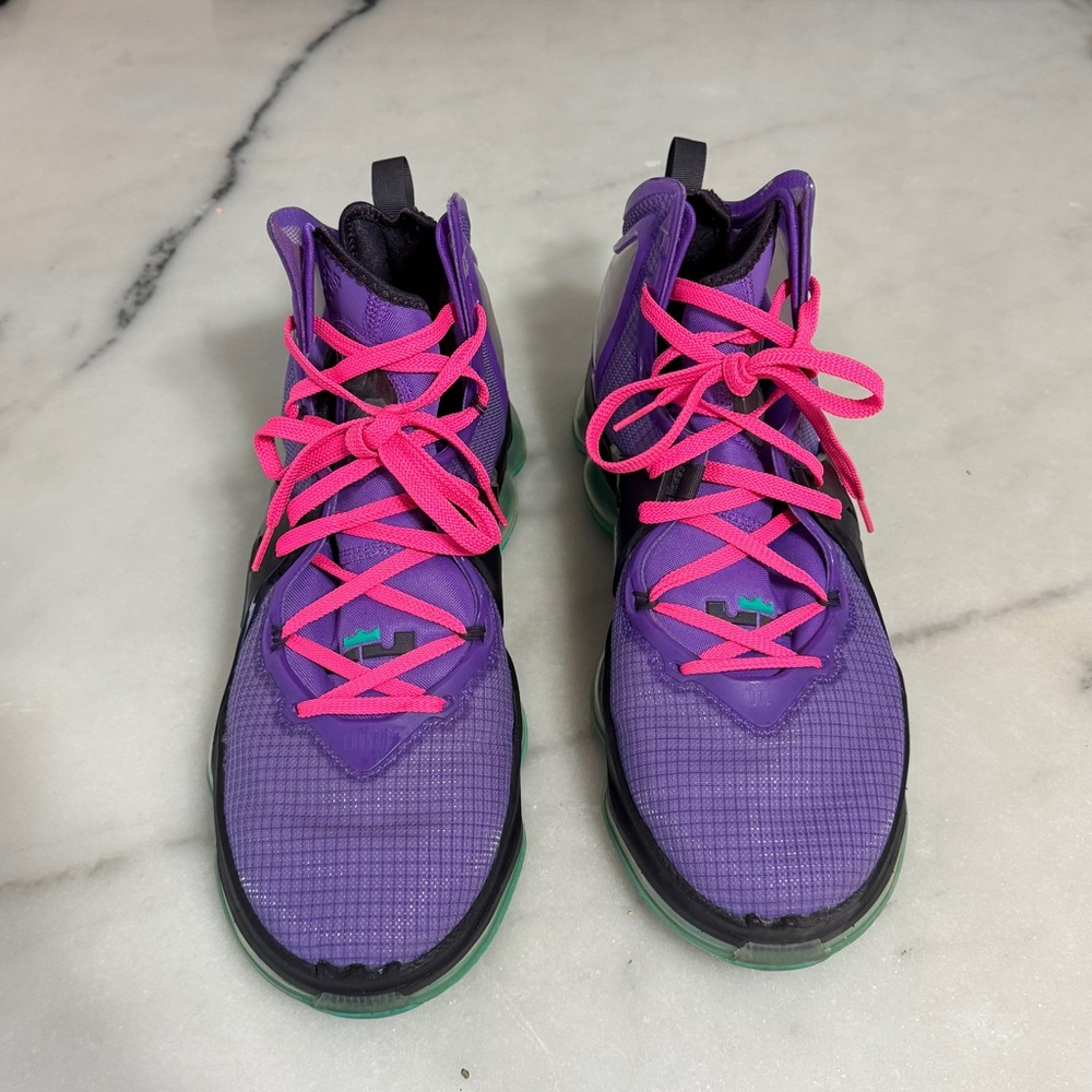 Nike LeBron 19 "Purple Punch”